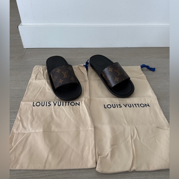 Authentic Louis Vuitton size 36 logo slide - Picture 6 of 6